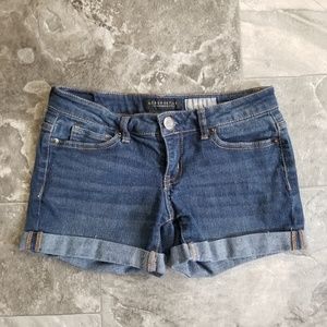 Aero Midi Stretch Shorts